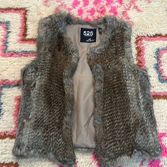 Rabbit Fur Cropped Vest  - Picture 1 of 6